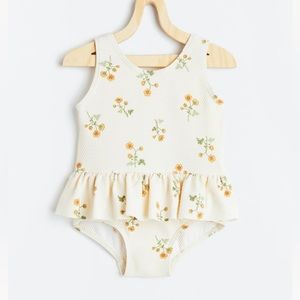H&M kids floral swimsuit SIZE 3-4t